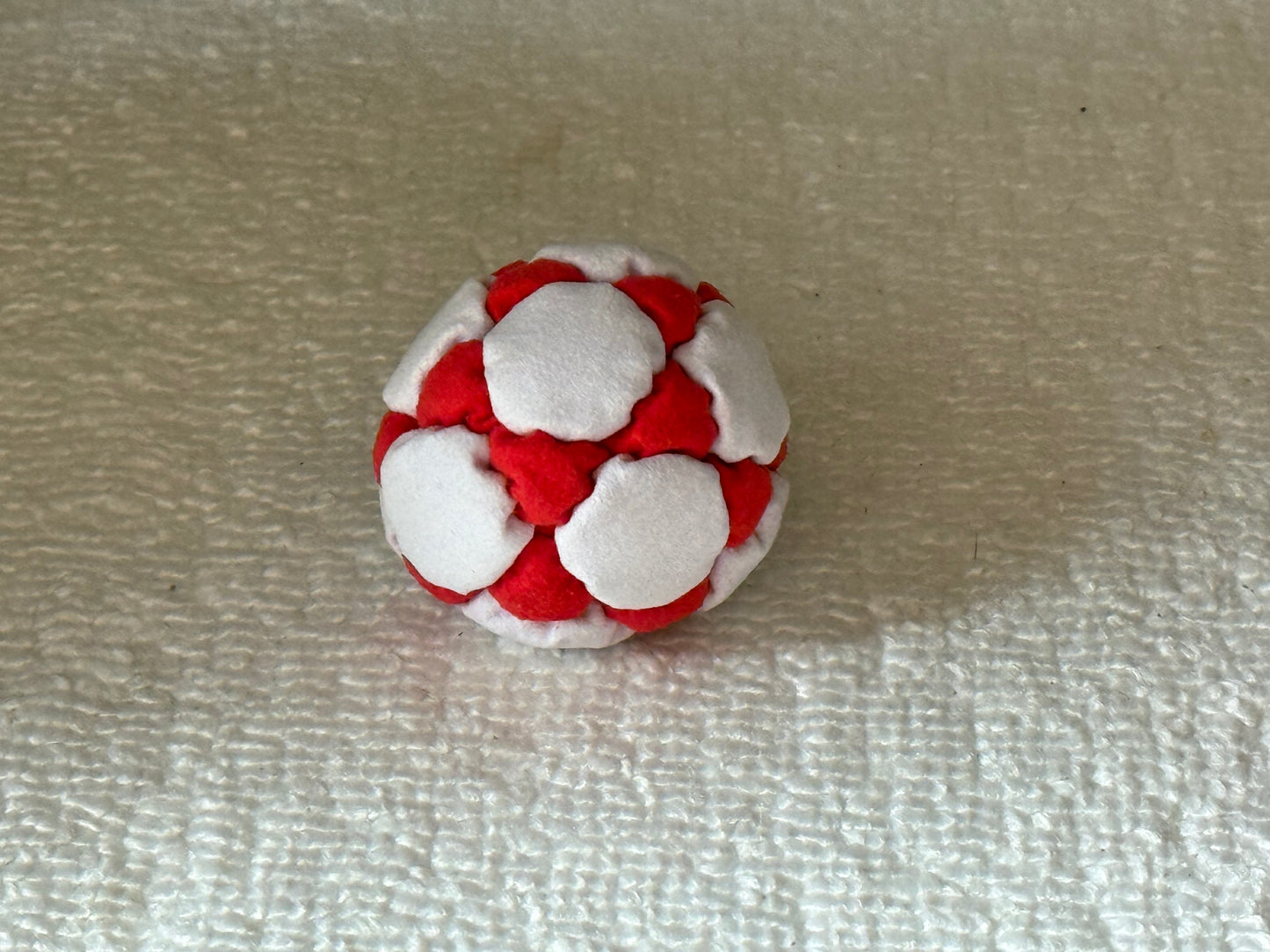 Zośka Footbag 32-panelowa — z metalowym wypełnieniem